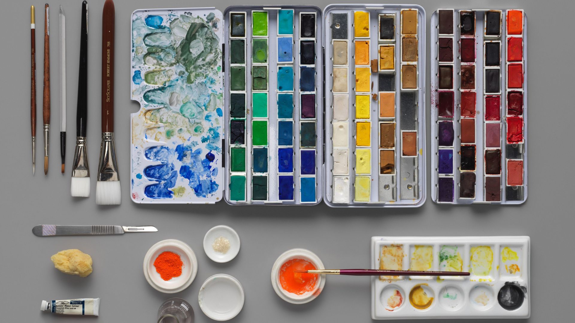 Maxirêves Soldes -Maxirêves Soldes Brown and White Modern Skincare Presentation 5